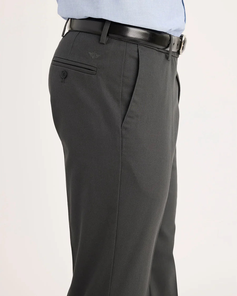 Dockers Men's Signature Straight-Fit Khakis Steelhead W30xL30
