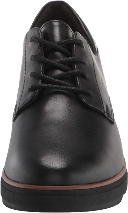 Clarks Women's Mazy Hyannis Oxford  Color Black Leather Size 6.5M