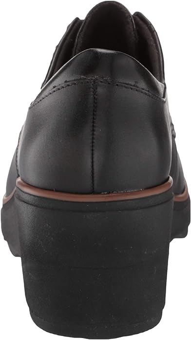 Clarks Women's Mazy Hyannis Oxford  Color Black Leather Size 6.5M