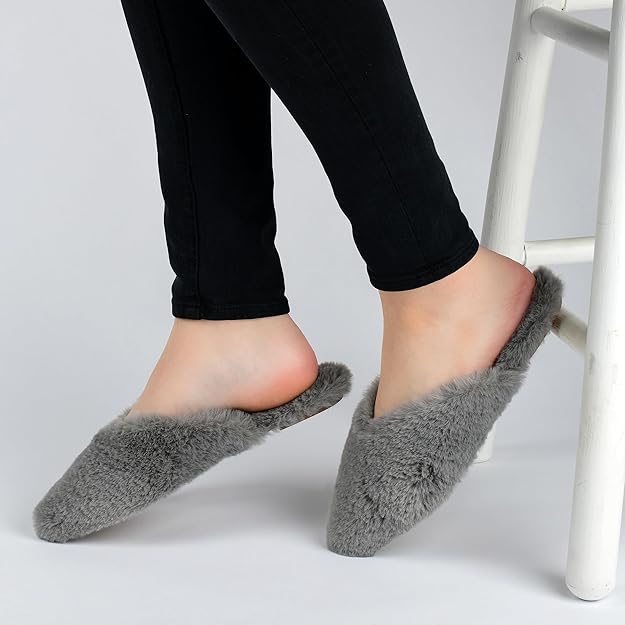 Journee Collection Women's Faux Fur Sundown Slippers  Gray Size 11