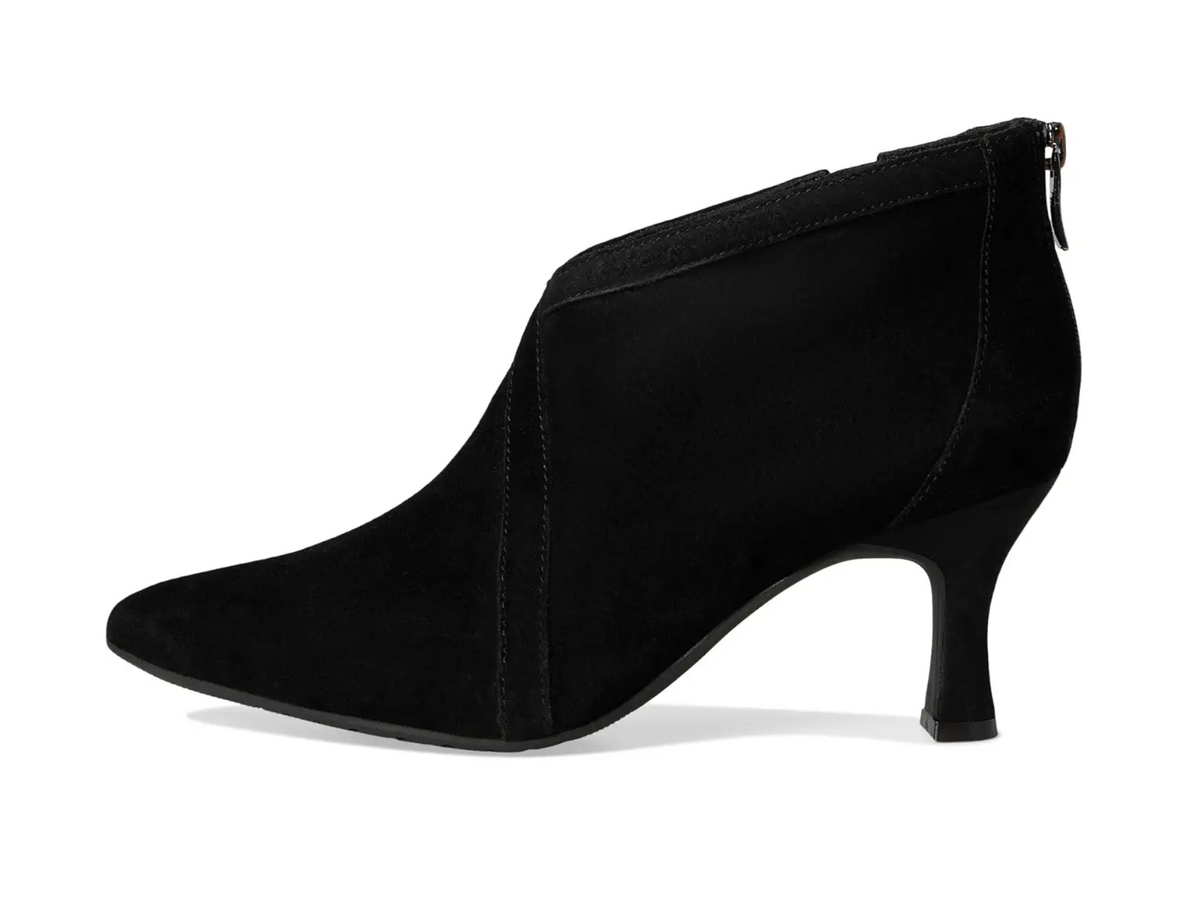 Clarks Women's Kataleyna Sol Boots  Black Suede Size 8.5