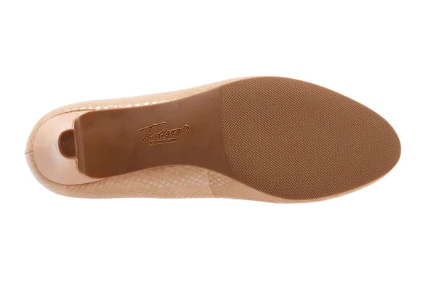 Trotters Women's Fishnet Anti-Microbial Slip On Pumps Color Nude Size 10W