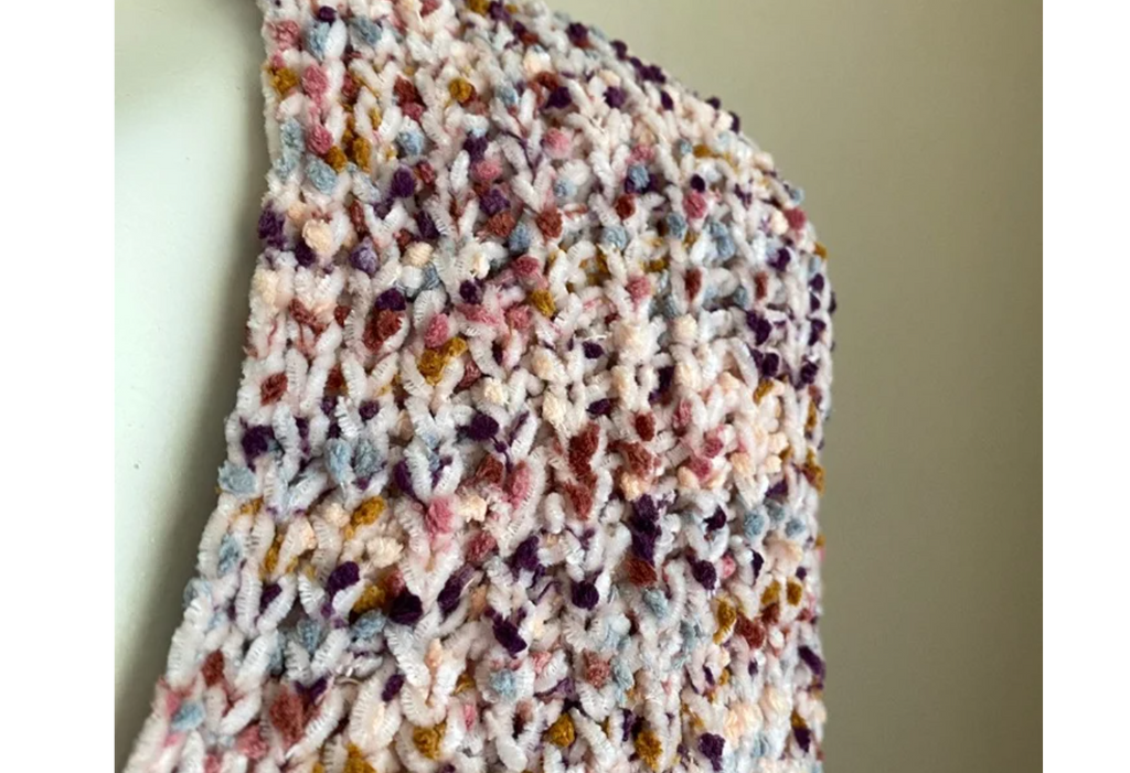 No Comment Women's Colorful Fuzzy Yarn Knit V-Neck Sweater  Color Chunky Rainbow Size XL
