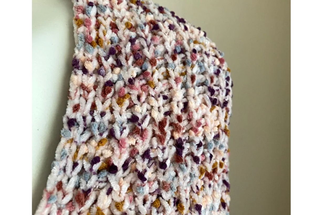 No Comment Women's Colorful Fuzzy Yarn Knit V-Neck Sweater  Color Chunky Rainbow Size XL