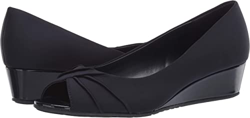 Bandolino Women's Caddia Pumps  Color Navy Size 9.5M