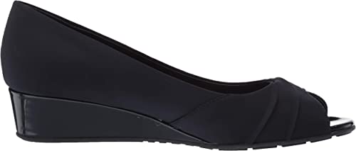 Bandolino Women's Caddia Pumps  Color Navy Size 9.5M