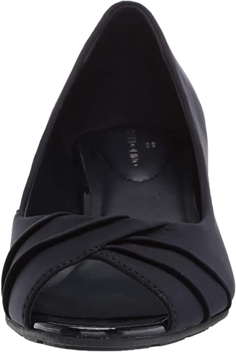 Bandolino Women's Caddia Pumps  Color Navy Size 9.5M