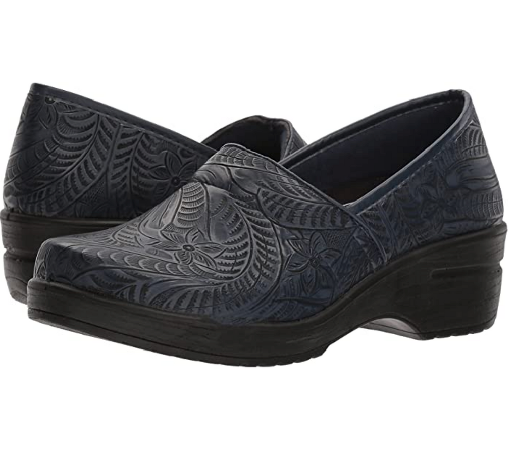 Easy Works Women's Lyndee Health Care Professional Shoe Color Blue Pop Size 8WW
