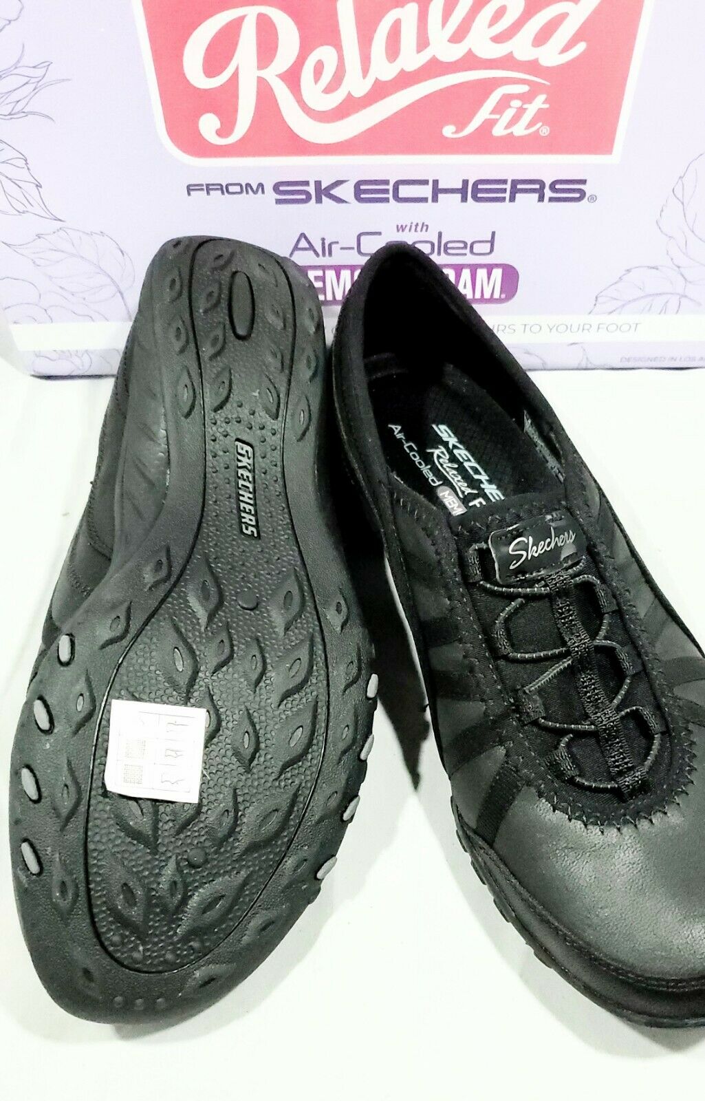 Skechers Women's Breathe-Easy-Adoring Sneaker  Color Black Size 8M
