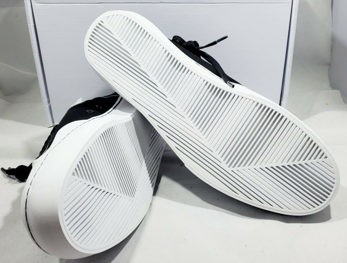 CLEAR WEATHER Sierks Low Sneaker Unisex  Color Black/White